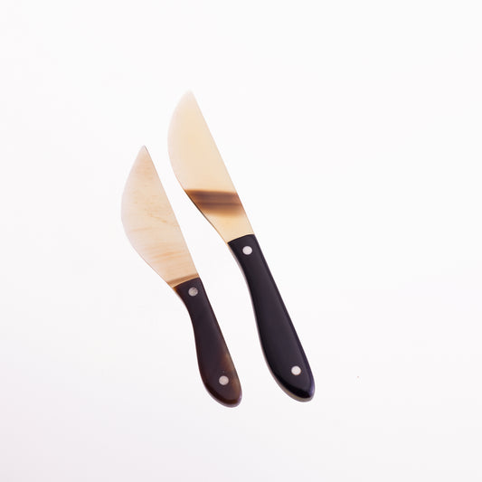 Horn Butter Knife - Natural Horn/Black Handle