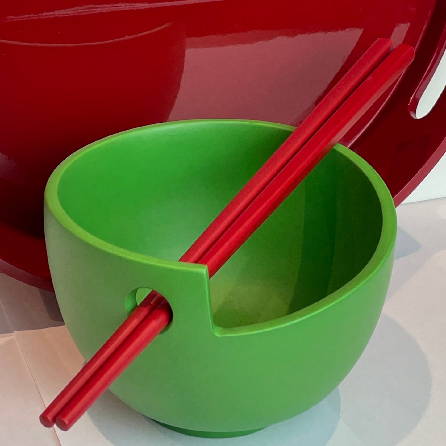 Small Lacquer Noodle Bowl (single hole) with Chopsticks